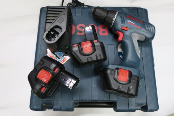 מברגה GSR-12-2 BOSCH עם שלשה סוללות 1.5A